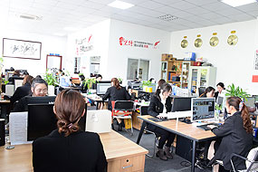 昆山曼彩反光膜生產(chǎn)廠家團(tuán)隊(duì)展示