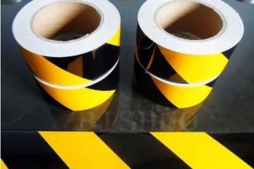 公路反光警示膠帶是怎么使用的-警示反光膠帶生產廠家